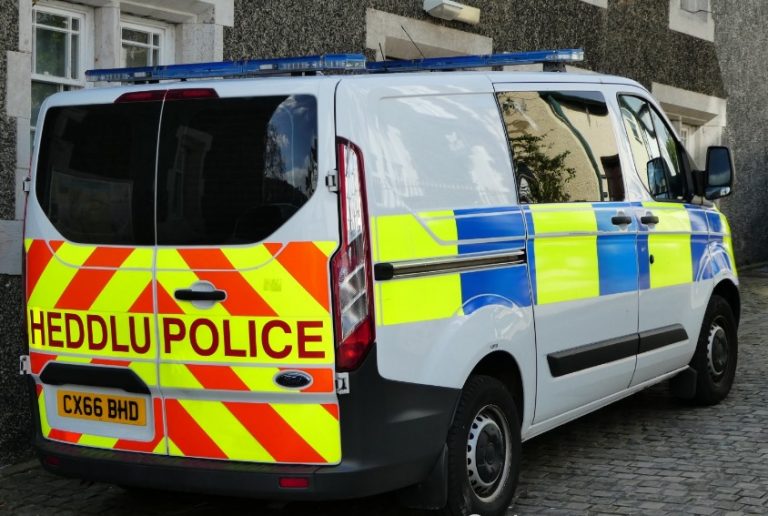 Pontypridd: Drugs bust in Cae Fardre sees two arrested by police ...