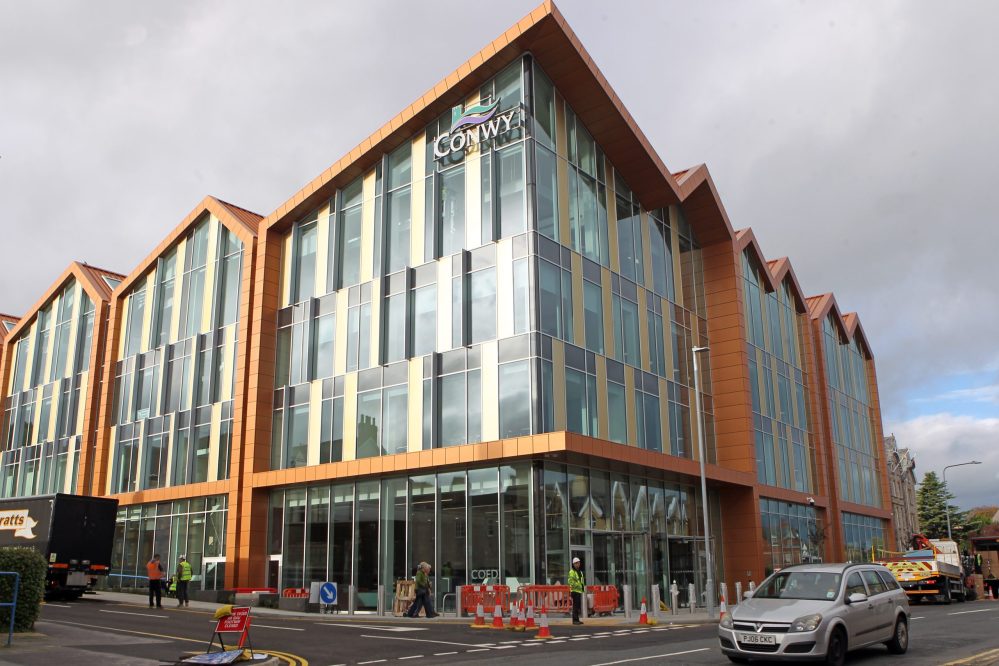 Chief executive intervenes as councillor presses on with Mochdre depot questions