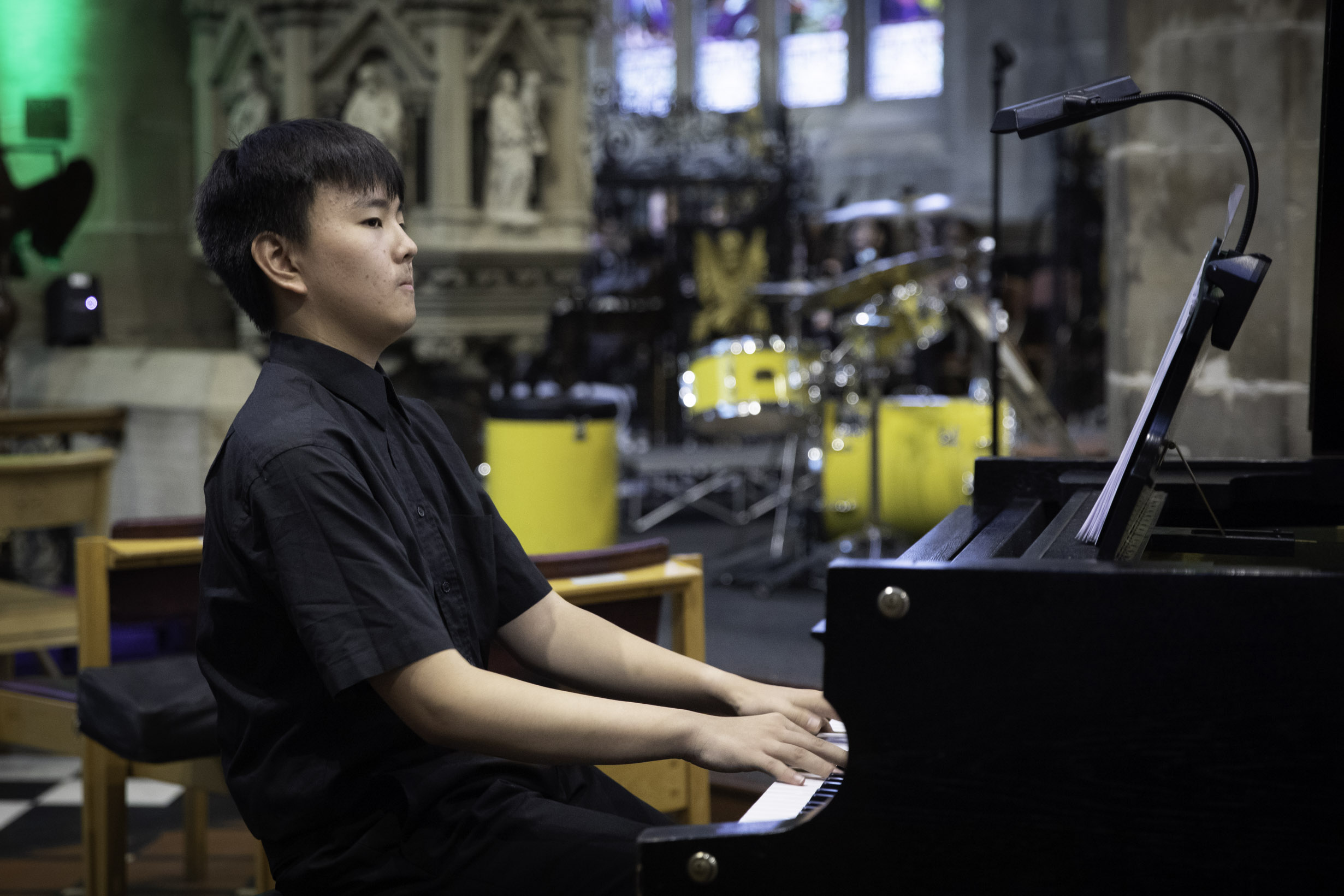 Teenage pianist, 15, hailed a “future star” after stunning performance earns standing ovation